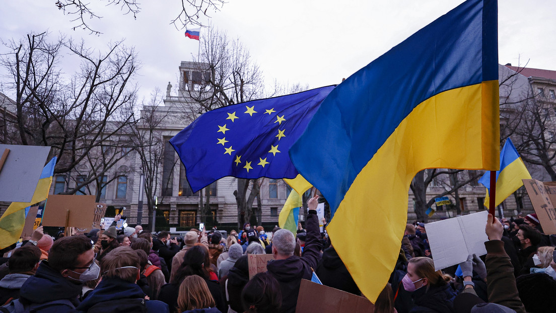 Gericht: Projektion von Kriegsbildern auf russischem Botschaftsgebäude in Berlin verboten