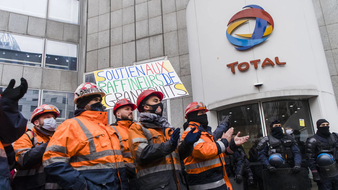 Französischer Total-Konzern kauft in Shanghai LNG - in Yuan