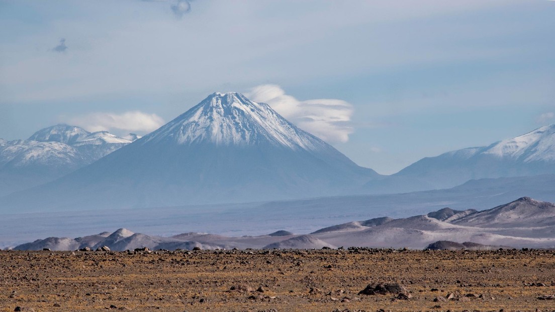 Declaran alerta amarilla en Chile tras la erupción del volcán Lascar (VIDEOS, FOTOS)