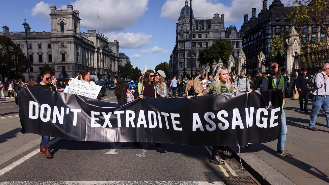 Julian Assange positiv auf COVID-19 getestet