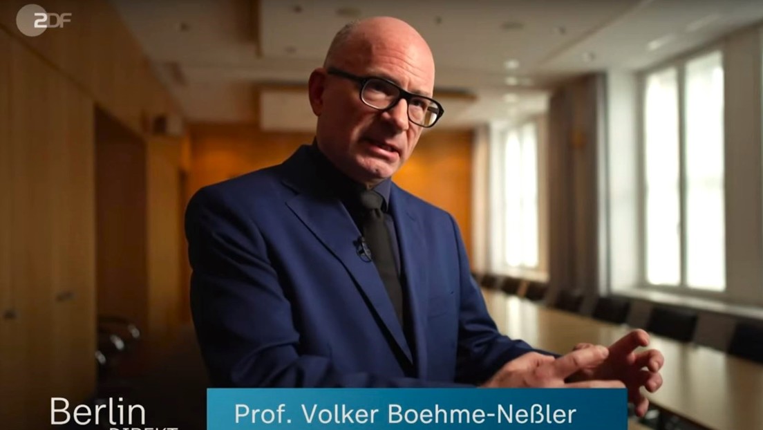 Verfassungsrechtler: Eingeschränkte Meinungsfreiheit "erstickt Demokratie Zentimeter um Zentimeter"