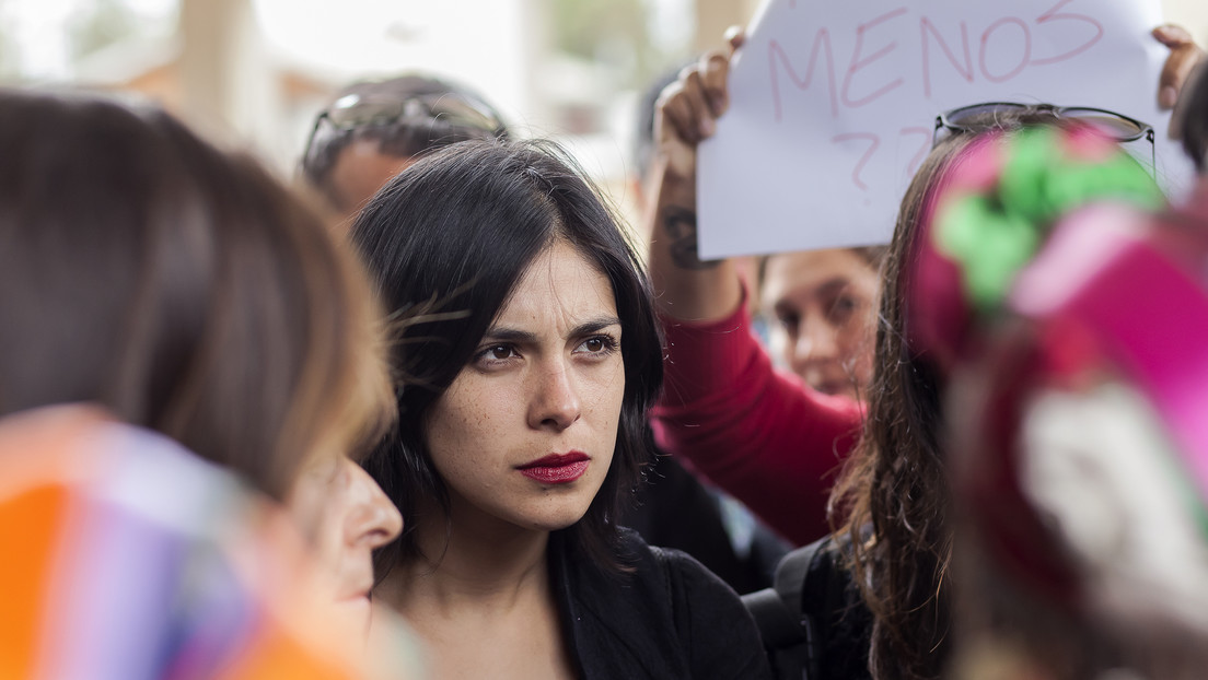 Misoginia y anticomunismo: el escándalo que provocó en Chile el veto contra el Partido Comunista