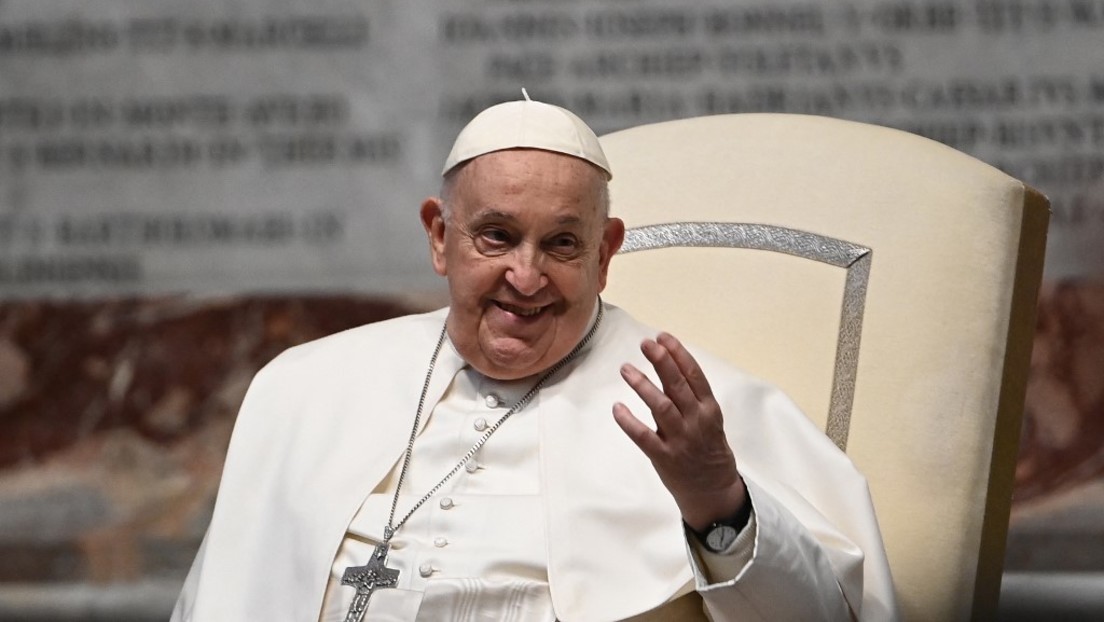 "Es wird nur noch gestorben" – Wagenknecht und Kretschmer verteidigen Papst-Äußerungen zu Ukraine