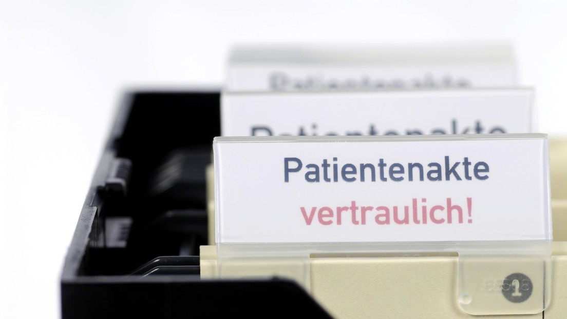 Neue E-Akte: Patientendaten mit Gendatenbanken verknüpft – App erinnert automatisch an Impftermine