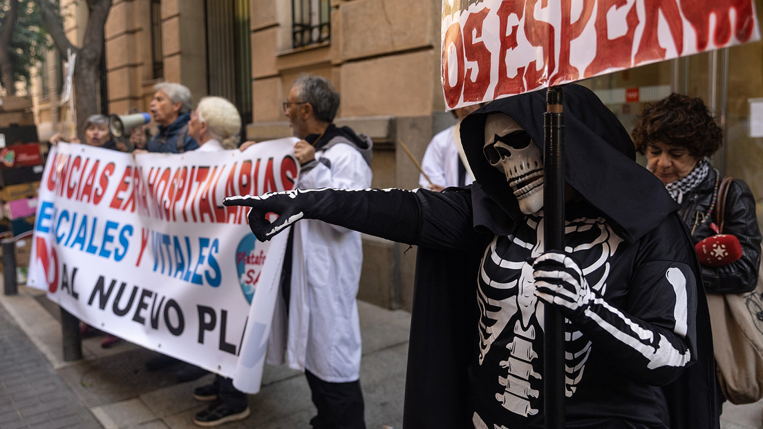 Arranca en Madrid una huelga indefinida de médicos en protesta por el caos del nuevo modelo de urgencias