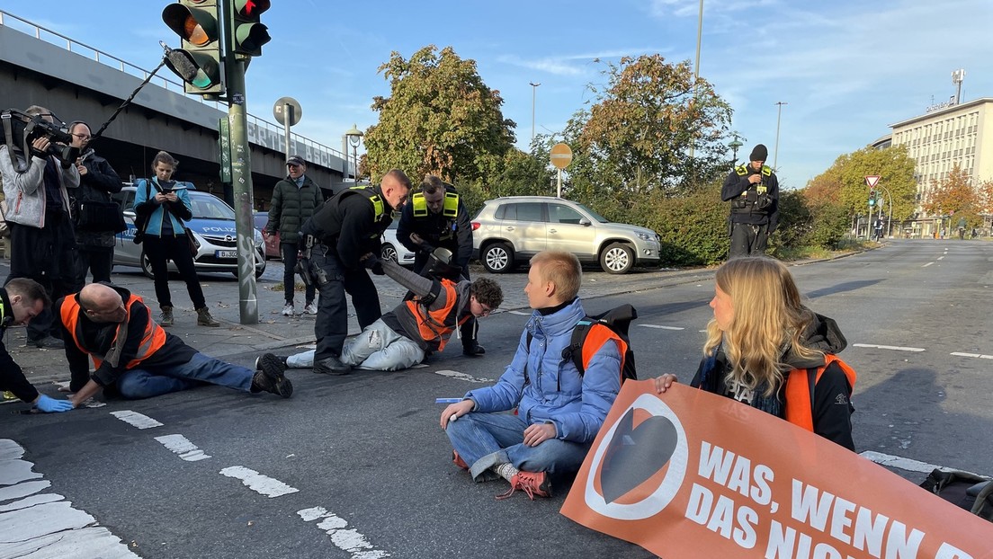 Klebe-Wahnsinn: Politiker fordern Gefängnisstrafen für Klima-Aktivisten