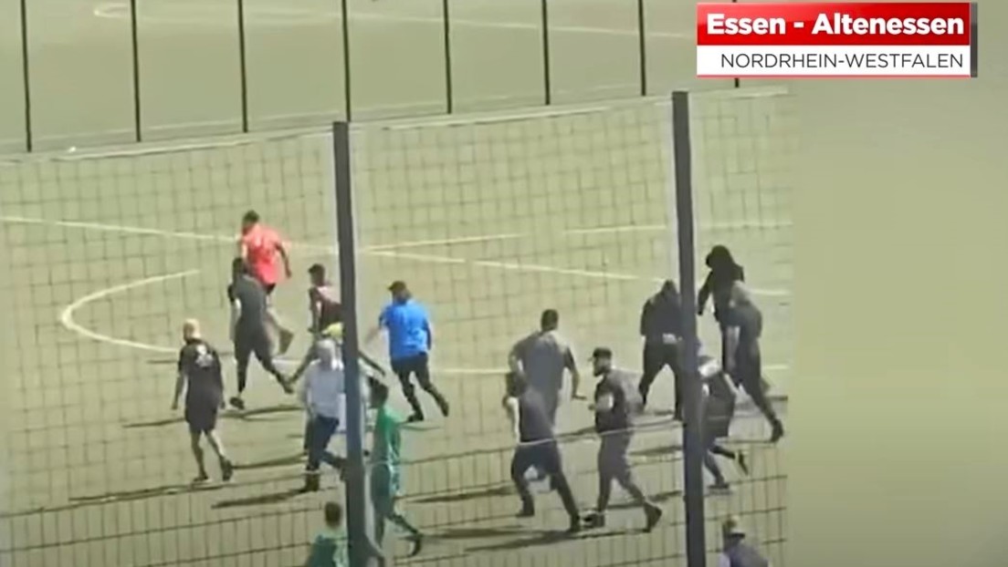 Kreisligaspiel in Essen eskaliert: Clan-Streit mit Messern und "Schussgeräuschen"