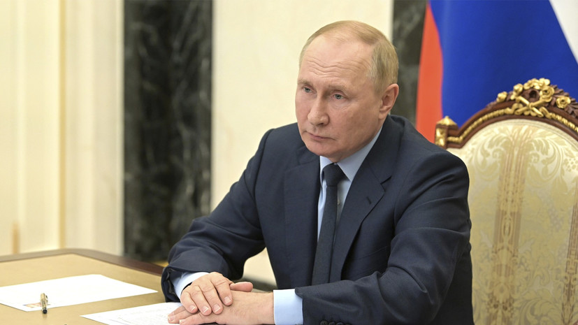 Путин распространил выплаты добровольцам СВО на контрактников Росгвардии