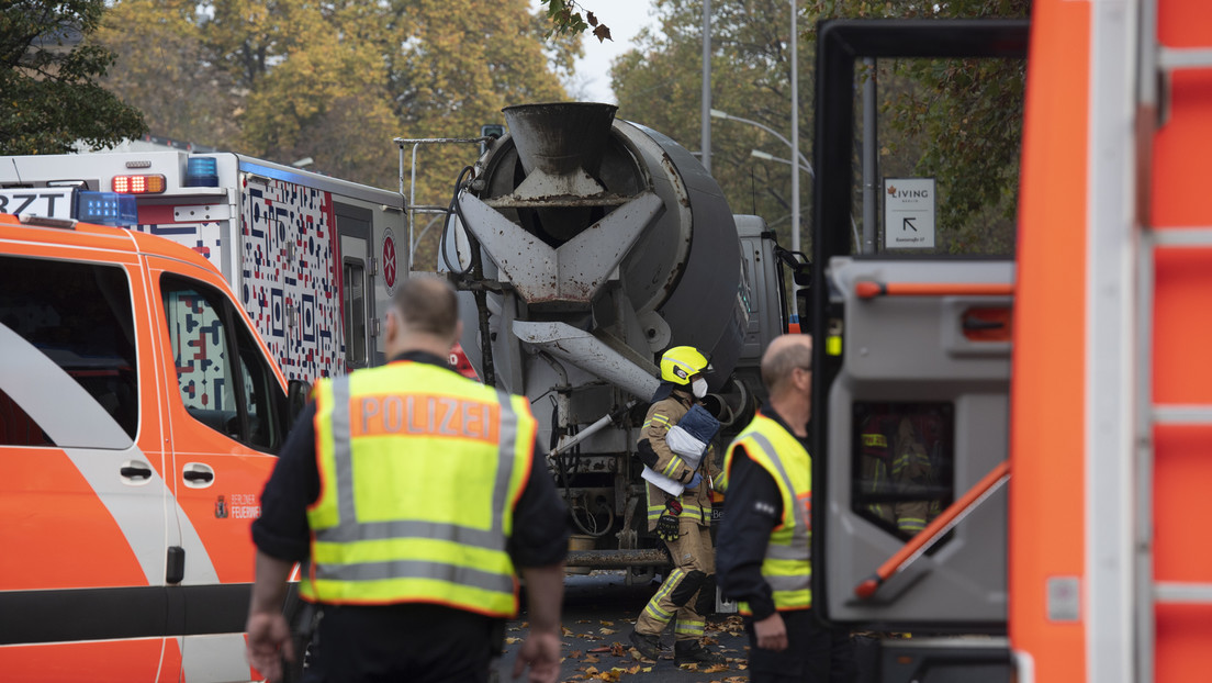 Radfahrerin lebensgefährlich verletzt: Blockade von Klima-"Aktivisten" behindert Feuerwehr