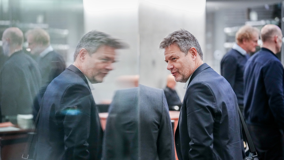 Plappern wie Habeck: Ein Wirtschaftsminister entdeckt das Wort "Arbeitsplätze"