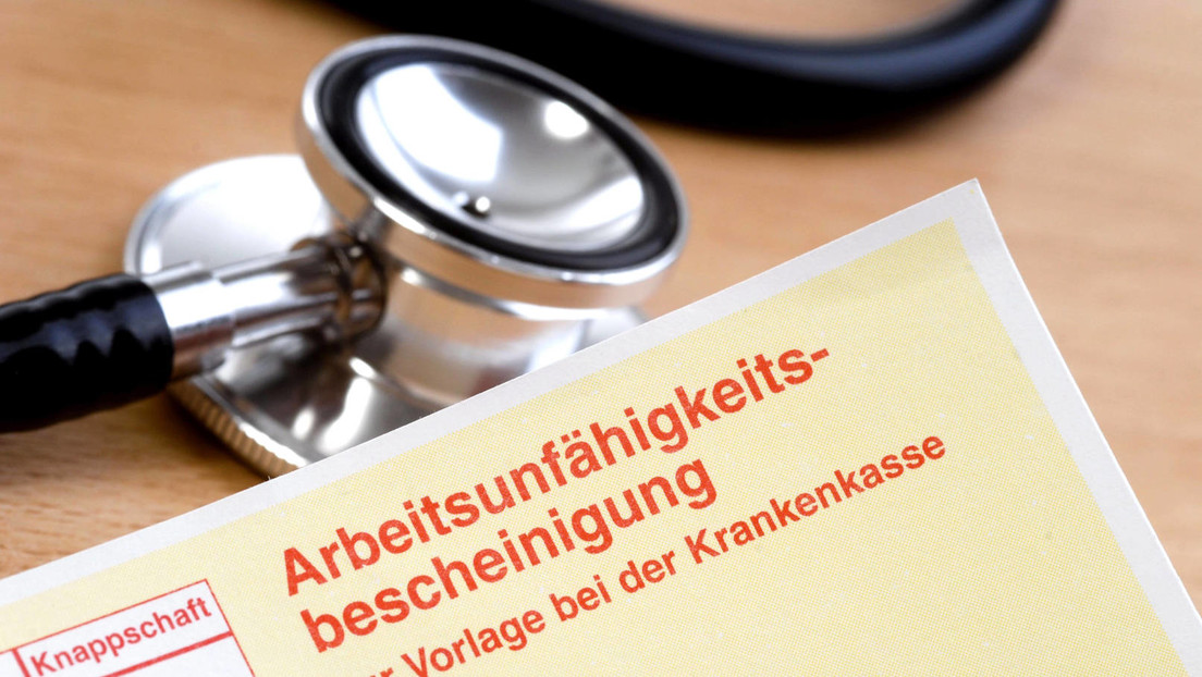 Grippe, Bronchitis und Co.: Krankenkassen melden Rekordwert an Fehltagen für 2022