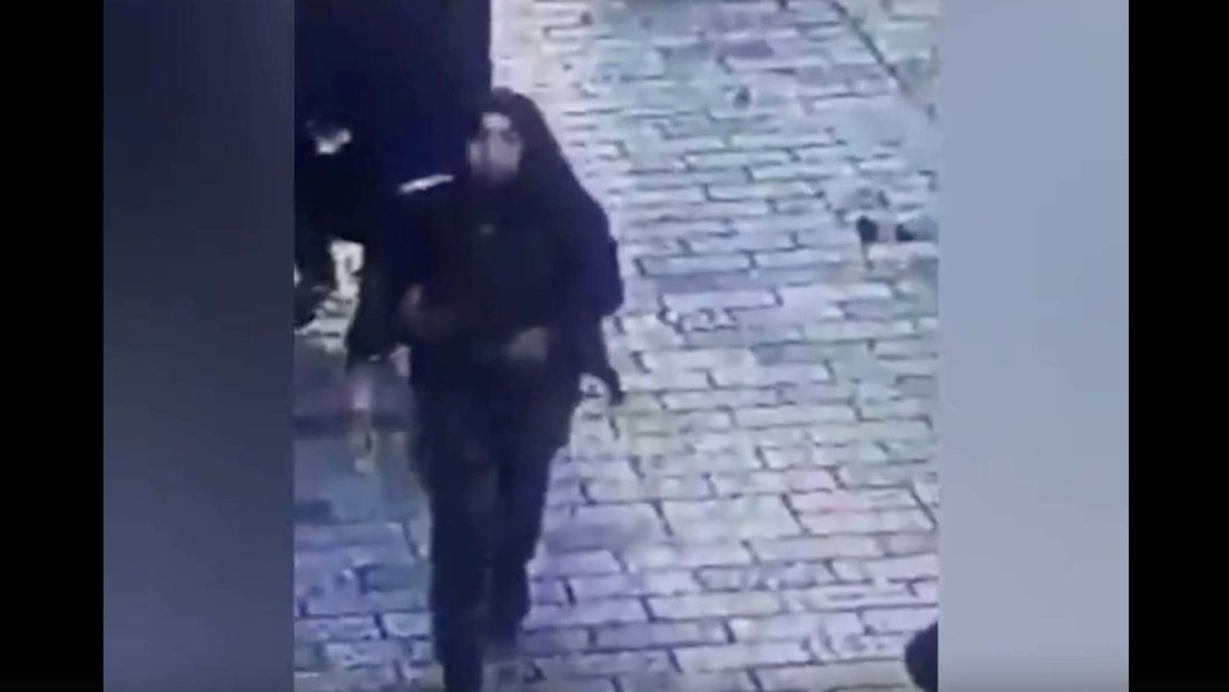 VIDEO: Momento de la fuga y el arresto de una sospechosa de la explosión en el centro de Estambul