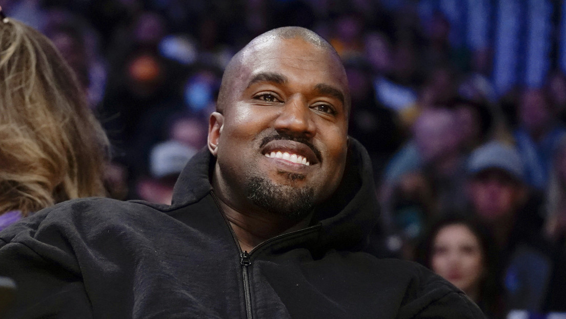 Kanye West afirma que perdió más de 2.000 millones de dólares en un día