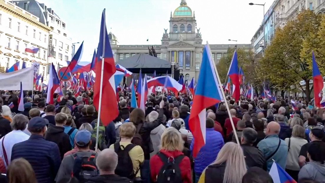 EN VIVO: Manifestantes se reúnen en Praga para protestar contra las sanciones antirrusas