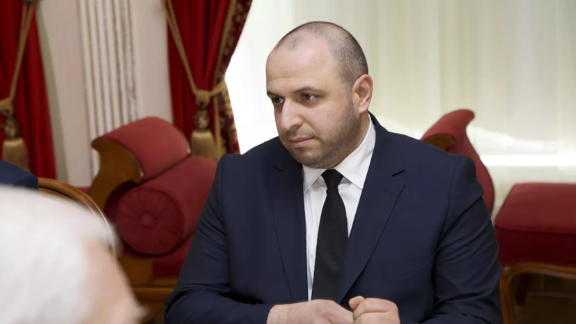 Украинские СМИ обратили внимание на то, что приказ Минобороны подписал не Умеров