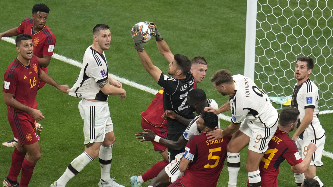 España y Alemania empatan y su clasificación se definirá en el último partido de la fase de grupos del Mundial