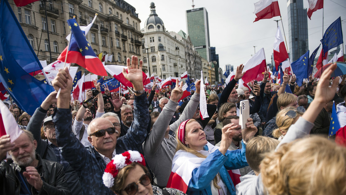 Parlamentswahl in Polen: EU-skeptische PiS liegt in Umfragen vorn