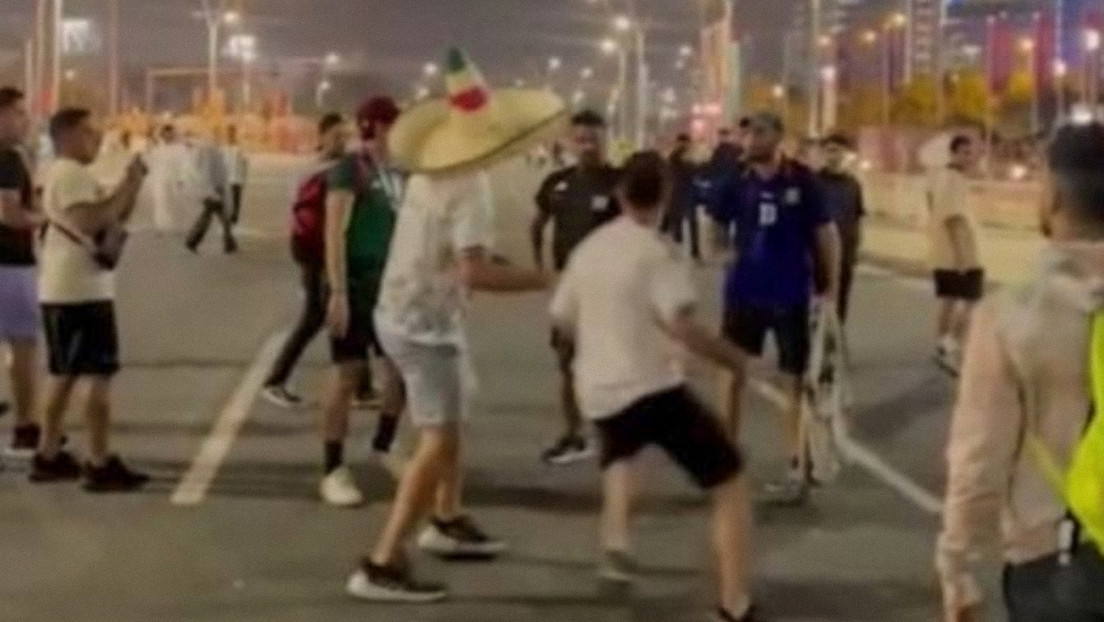 Violentos enfrentamientos entre hinchas argentinos y mexicanos en Catar (VIDEOS)