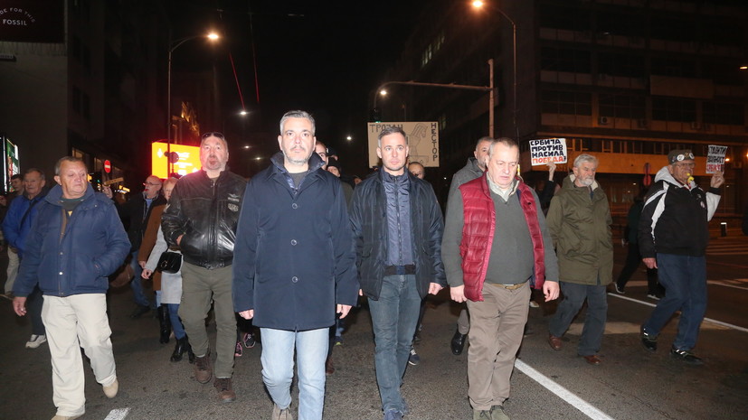 Сторонники оппозиции в Белграде вновь устроили шествие