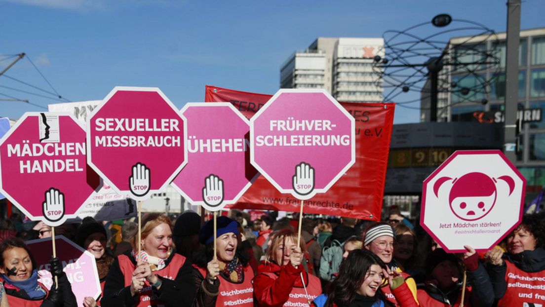 Streit bei Terre des Femmes vor dem geplanten Transgendergesetz: Was ist eine Frau?