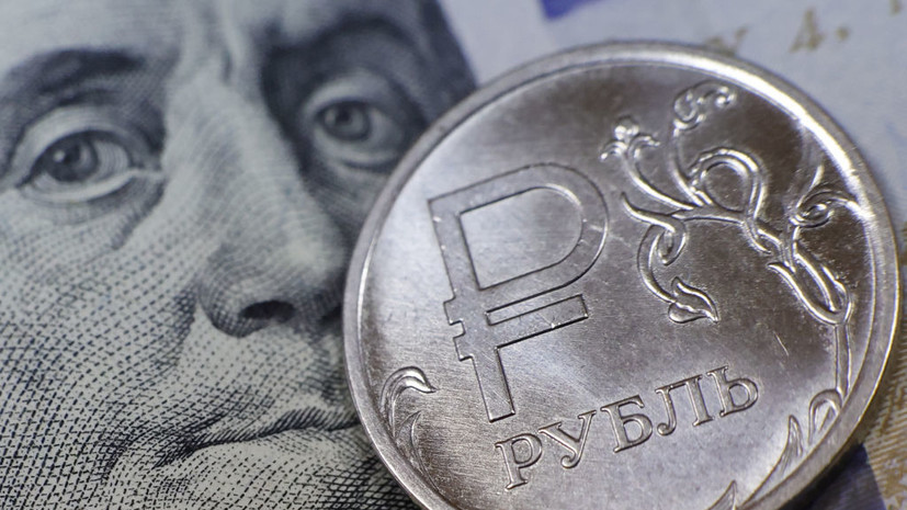 Финаналитик Антонов заявил, что ослабление курса рубля поможет покрыть дефицит бюджета