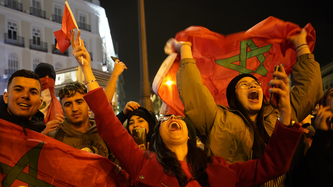 EN VIVO: Hinchas de Marruecos celebran la victoria de su país frente a España en el Mundial