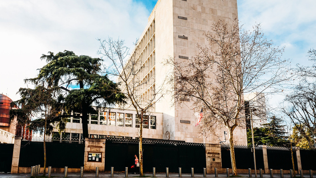 Carta con explosivos llega a la Embajada de EE.UU. en Madrid