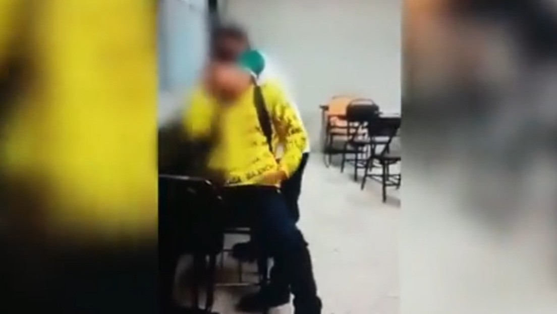 VIDEO: Un estudiante mexicano ataca a un compañero aplicándole una llave en la escuela