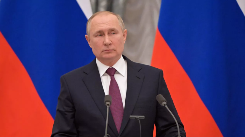 Путин призвал уделить особое внимание проблемам демографии
