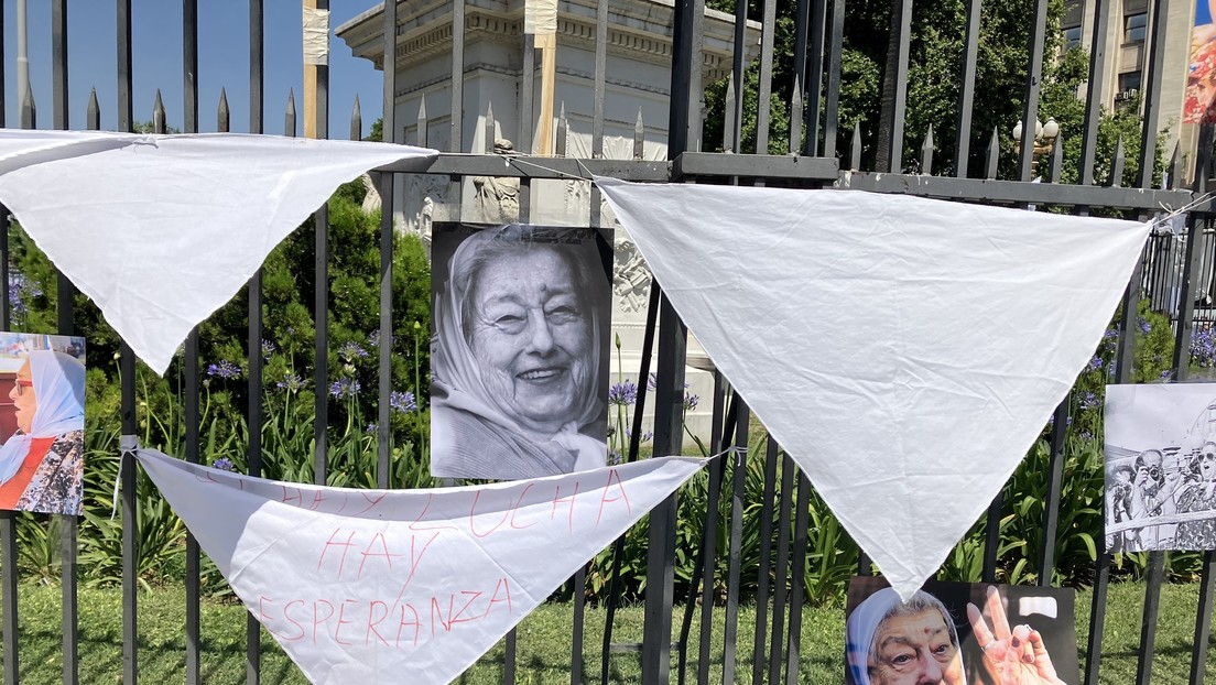 "¡Gracias, Hebe!": una multitud despide a la presidenta de Madres de Plaza de Mayo en Argentina