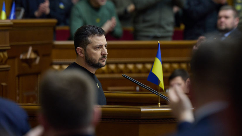 Зеленский приостановил гражданство 13 священников УПЦ