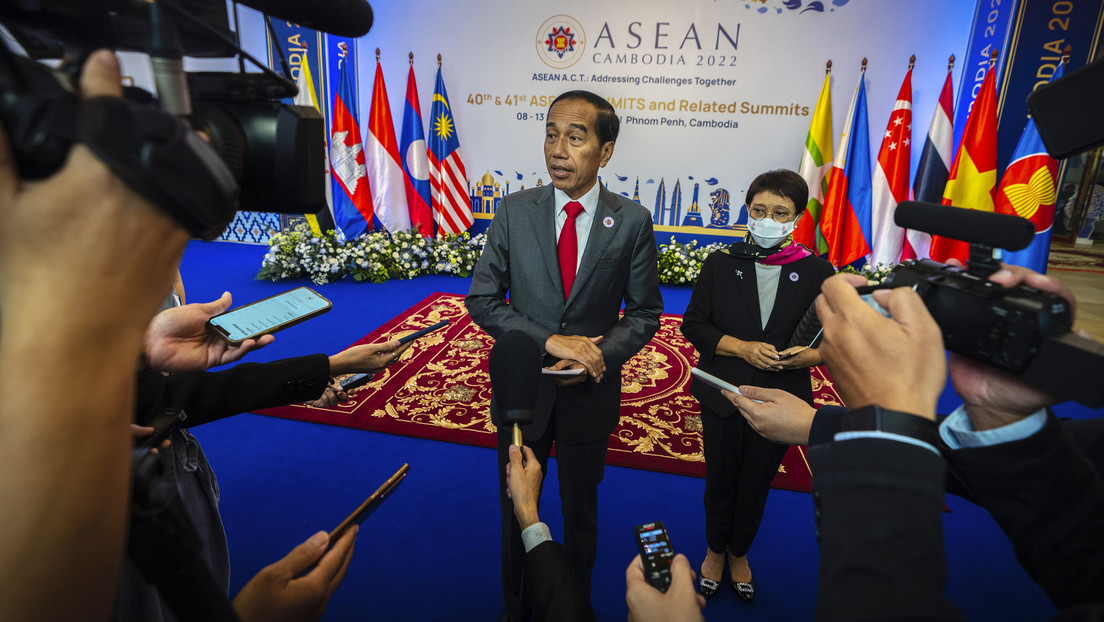 Presidente de Indonesia: Los países de la ASEAN no deben servir los intereses de otras potencias