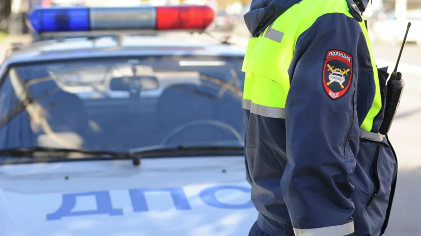 В Челябинске автомобиль сбил ребёнка на автобусной остановке
