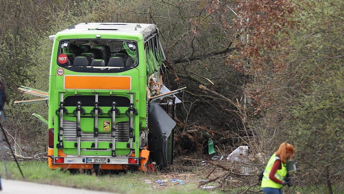 Busunfall auf der A9: Welche Rolle spielt Lohndumping?