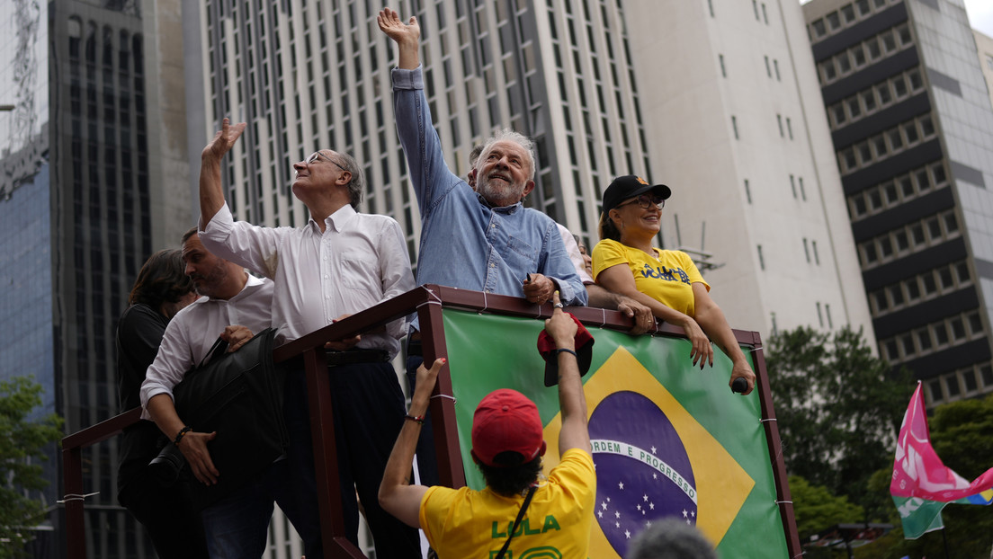 Encuestas dan la victoria a Lula frente a Bolsonaro en el balotaje presidencial